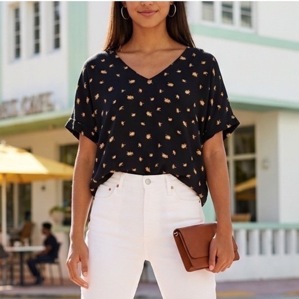 Madewell Blouse Women's Size Medium Black Floral Button Back V-Neck Cottage Boho - Picture 1 of 16